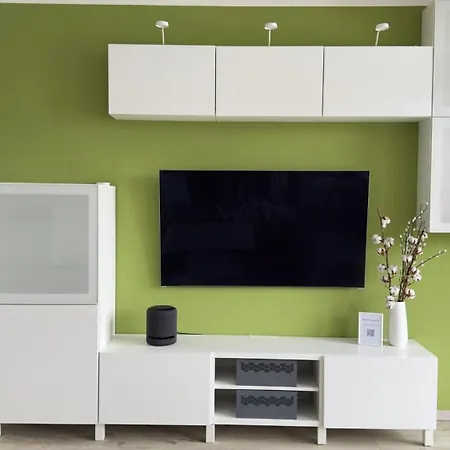 Modern Two-bedroom With Balcony In Apartment Cologne