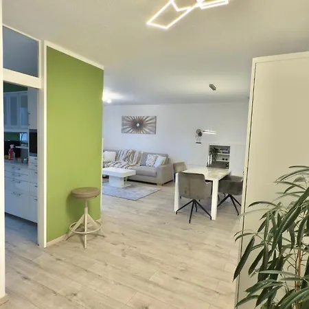 Modern Two-bedroom With Balcony In Apartment *