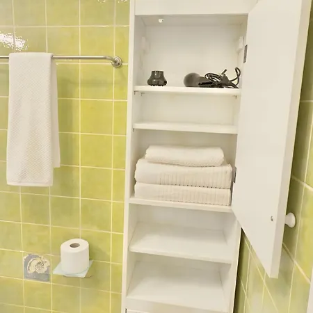 Apartamento Yeganeh *