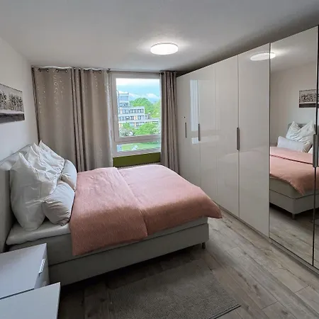 Modern Two-bedroom With Balcony In Apartment *