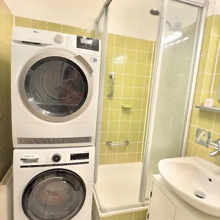 Yeganeh Apartman Köln